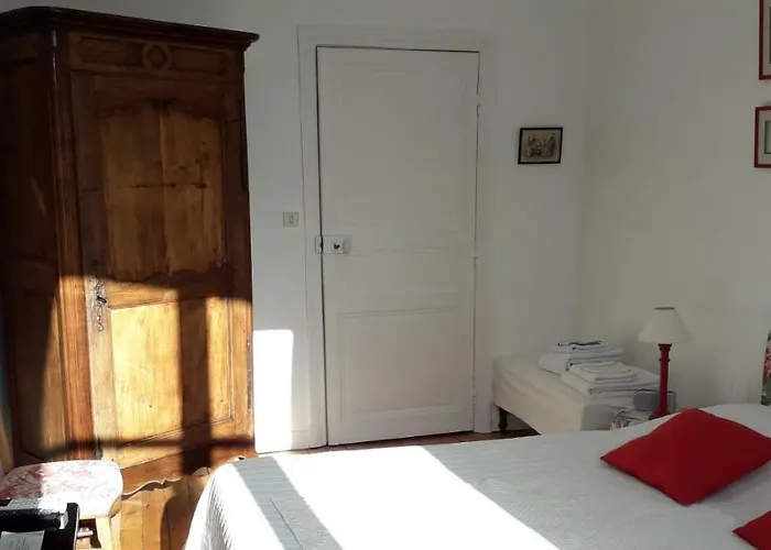 D'hotes Marchand Bed & Breakfast